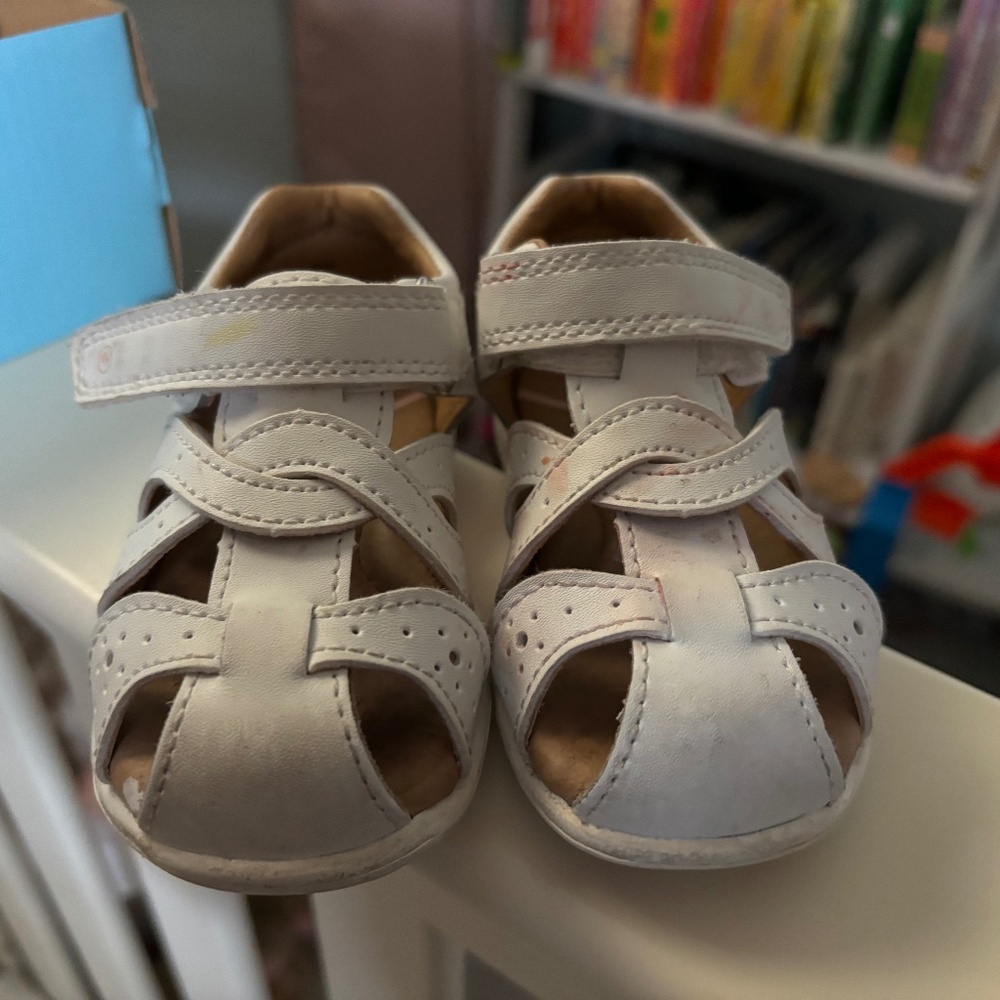 Stride Rite White sandals size 5